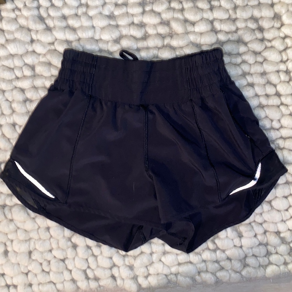 2.5” high rise hotty hot shorts